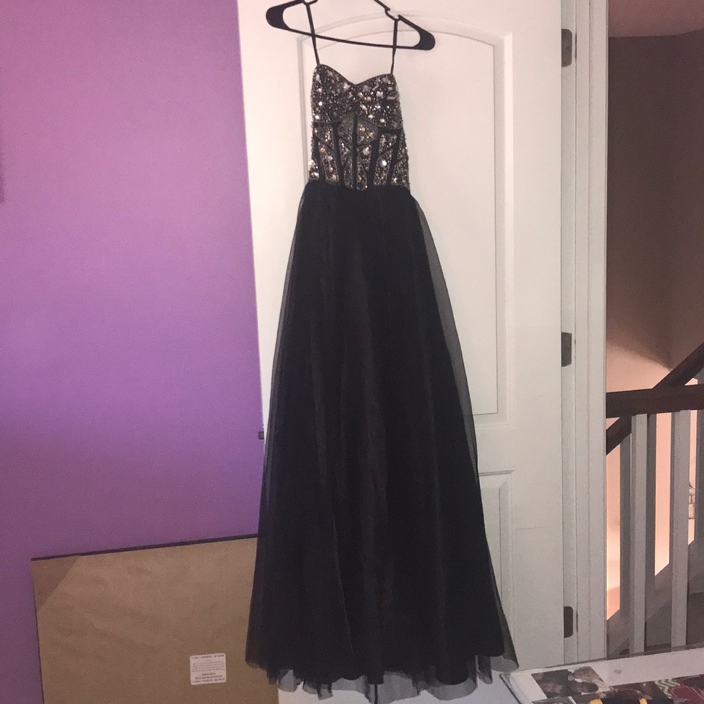Black prom dress